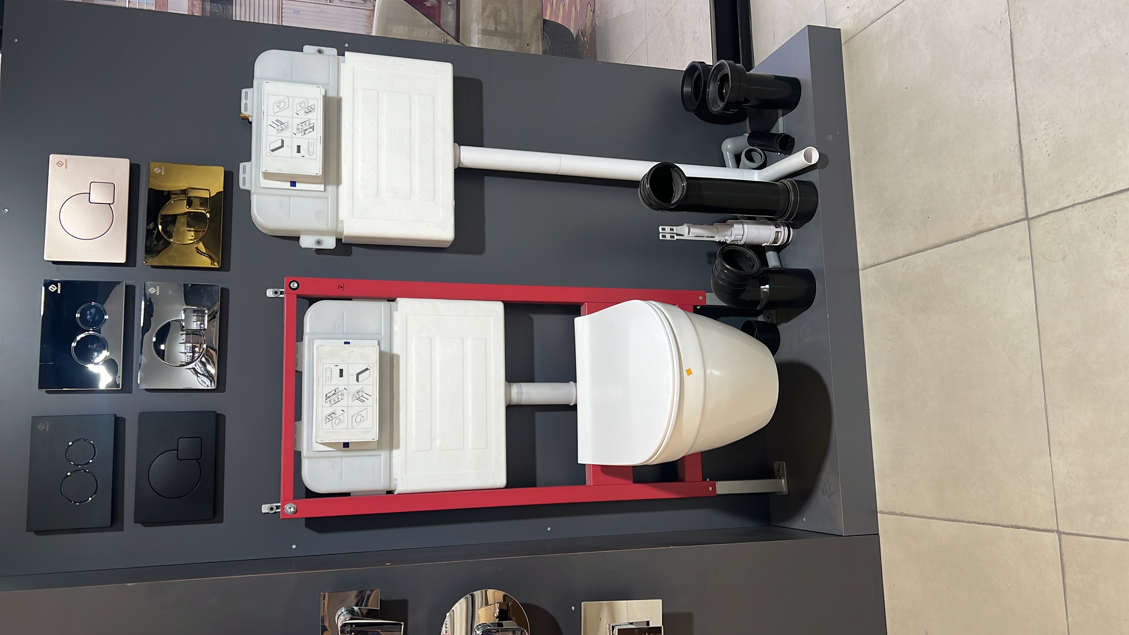 Concealed cistern with button